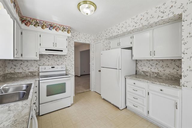 2904 Caulder Avenue, Des Moines, IA 50321