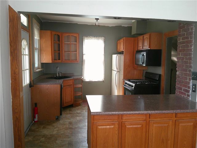 152 E Garrett St, Somerset Twp, PA 15501