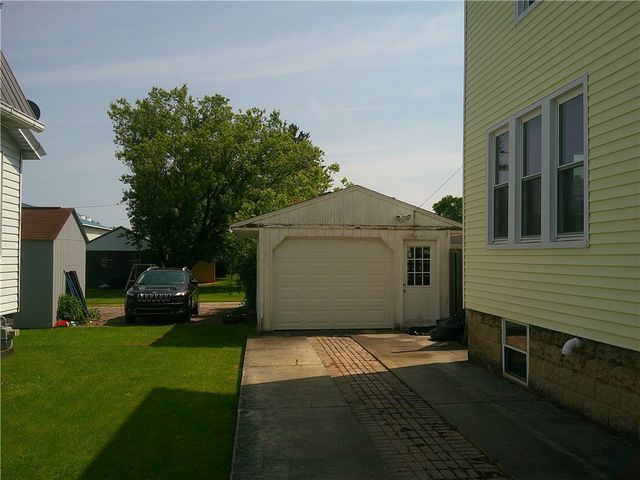 152 E Garrett St, Somerset Twp, PA 15501