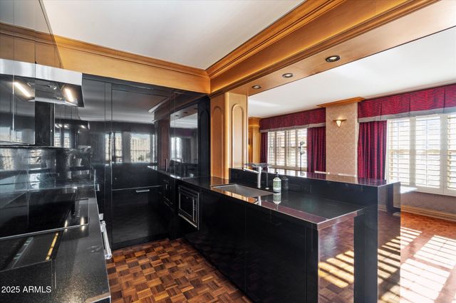 2201 N CENTRAL Avenue 8-C, Phoenix, AZ 85004