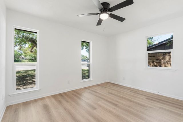 1001 W 17th ST, Georgetown, TX 78626