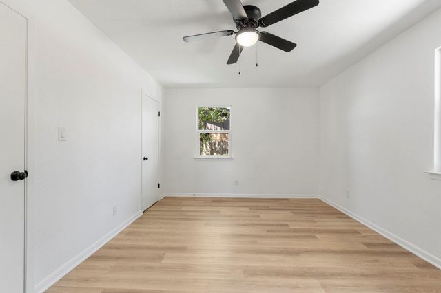 1001 W 17th ST, Georgetown, TX 78626