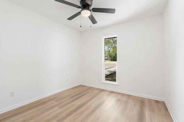 1001 W 17th ST, Georgetown, TX 78626