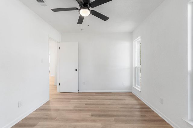 1001 W 17th ST, Georgetown, TX 78626
