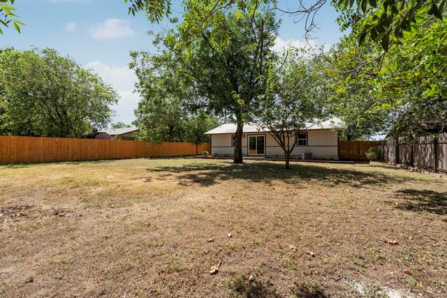 1001 W 17th ST, Georgetown, TX 78626