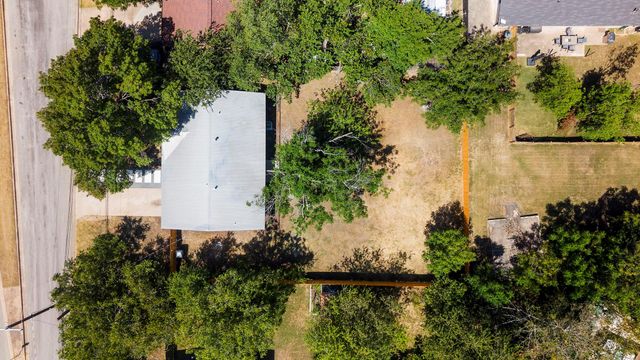 1001 W 17th ST, Georgetown, TX 78626