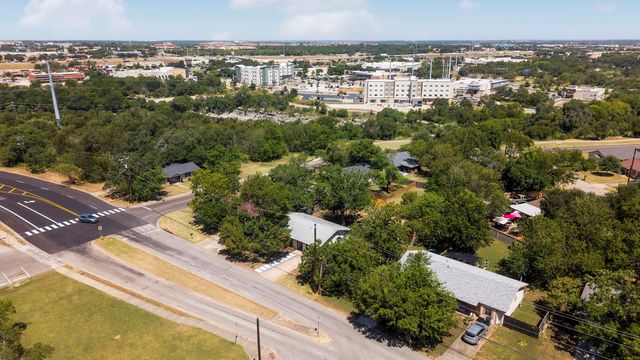1001 W 17th ST, Georgetown, TX 78626