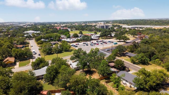 1001 W 17th ST, Georgetown, TX 78626