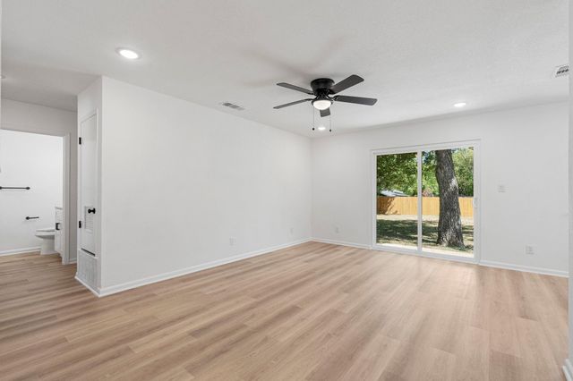 1001 W 17th ST, Georgetown, TX 78626