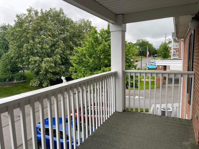 5935 N High Street, 215, Worthington, OH 43085