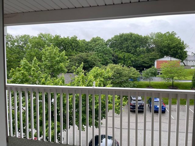 5935 N High Street, 215, Worthington, OH 43085