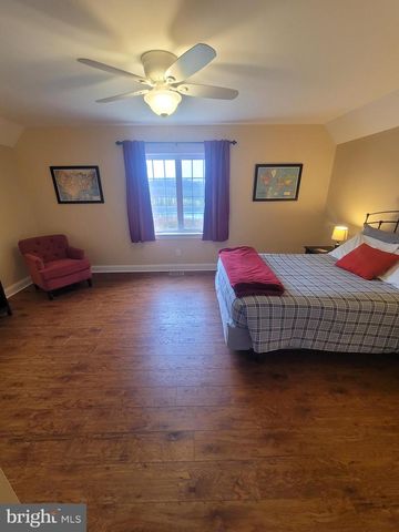 415 FAIRMONT DR, Chester Springs, PA 19425