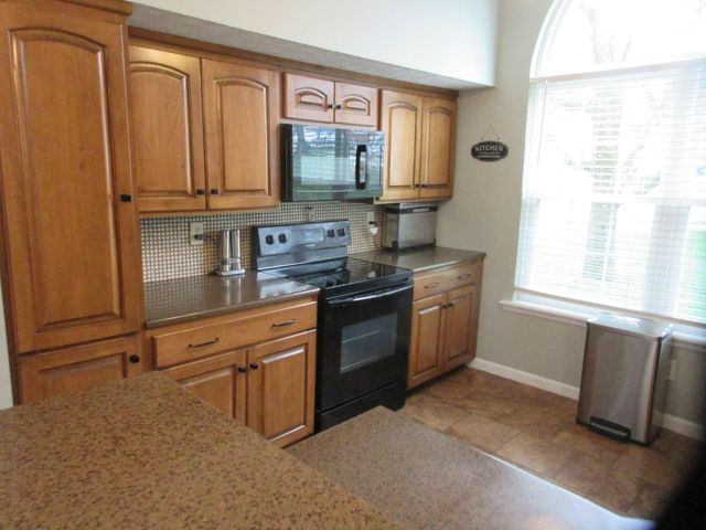 1076 Hampshire Place, Florence, KY 41042