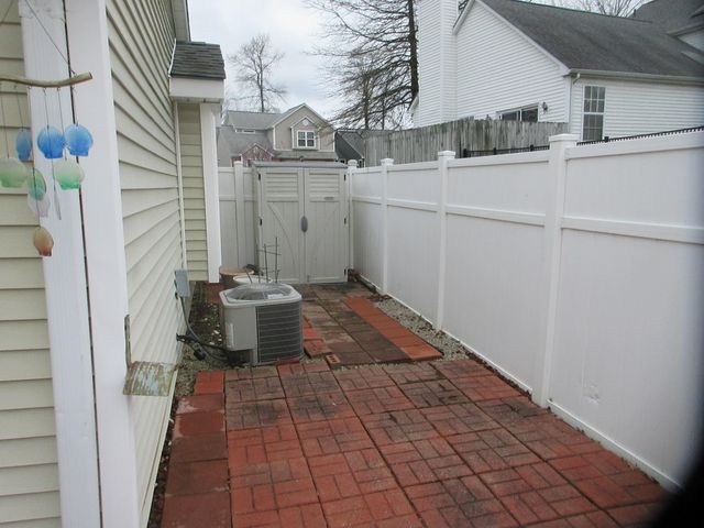 1076 Hampshire Place, Florence, KY 41042