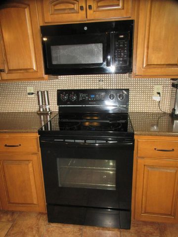 1076 Hampshire Place, Florence, KY 41042