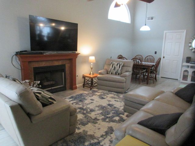 1076 Hampshire Place, Florence, KY 41042