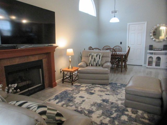 1076 Hampshire Place, Florence, KY 41042