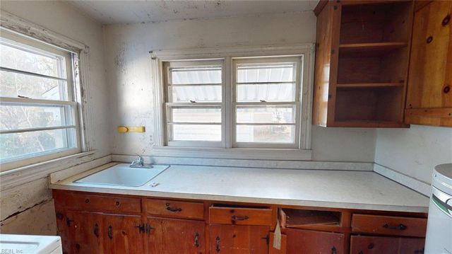 515 Pocahontas PL, Hampton, VA 23661