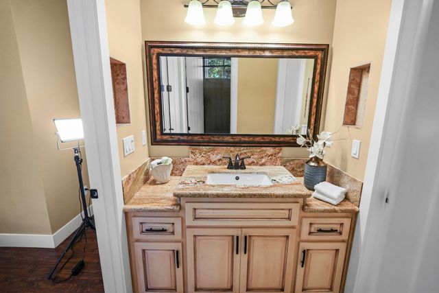 8856 Venikov Pl, Orangevale, CA 95662