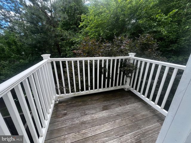 8195 FALLS GROVE DR, Manassas, VA 20111