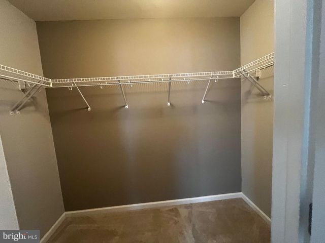 8195 FALLS GROVE DR, Manassas, VA 20111