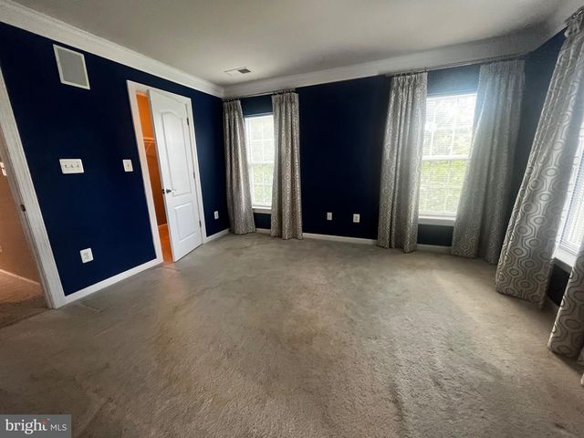8195 FALLS GROVE DR, Manassas, VA 20111