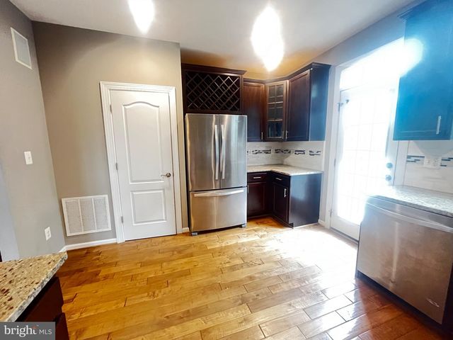 8195 FALLS GROVE DR, Manassas, VA 20111