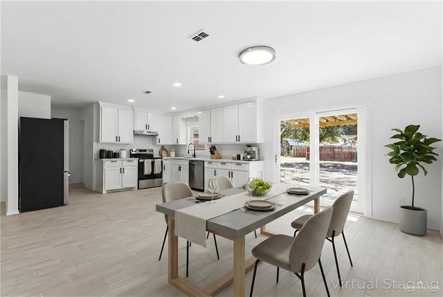 411 E Austin Avenue, Alamo, TX 78516