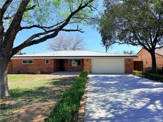 411 E Austin Avenue, Alamo, TX 78516