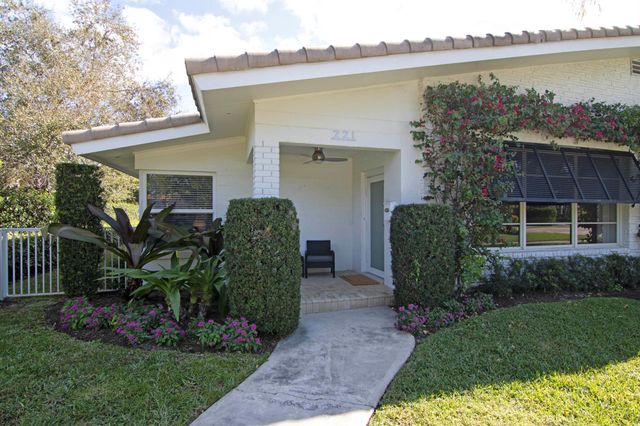 221 N Swinton Avenue, Delray Beach, FL 33444