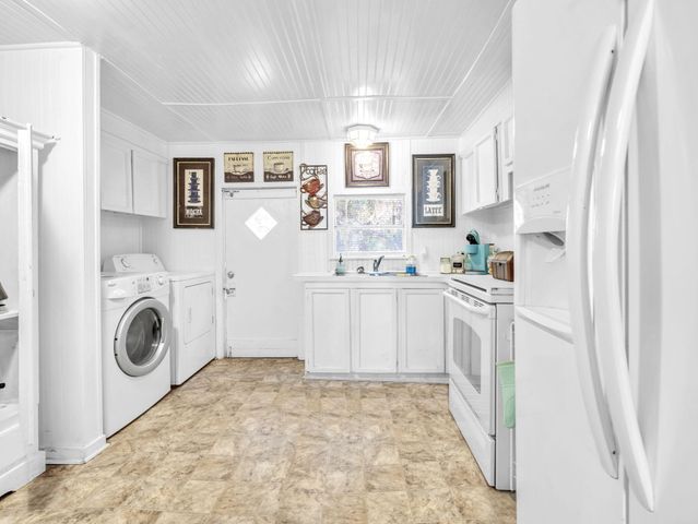 9028 Larker Woods Drive, Navarre, FL 32566