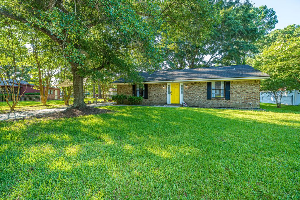 307 Umbria Drive, Summerville, SC 29486