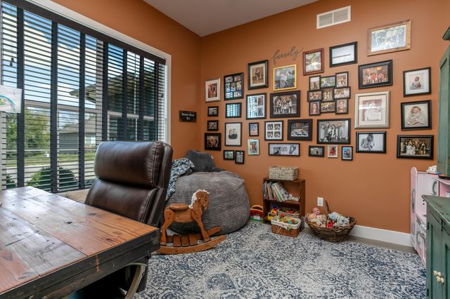 1644 SPRING MOUNTAIN DR, Columbia, MO 65201