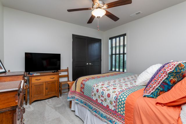 1644 SPRING MOUNTAIN DR, Columbia, MO 65201
