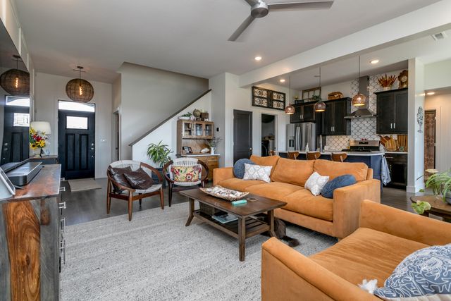 1644 SPRING MOUNTAIN DR, Columbia, MO 65201