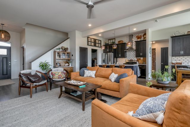 1644 SPRING MOUNTAIN DR, Columbia, MO 65201