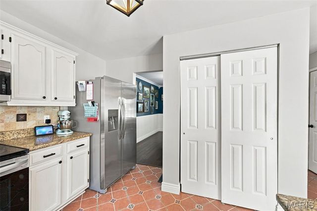 1042 Remington Oaks Court, Fenton, MO 63026