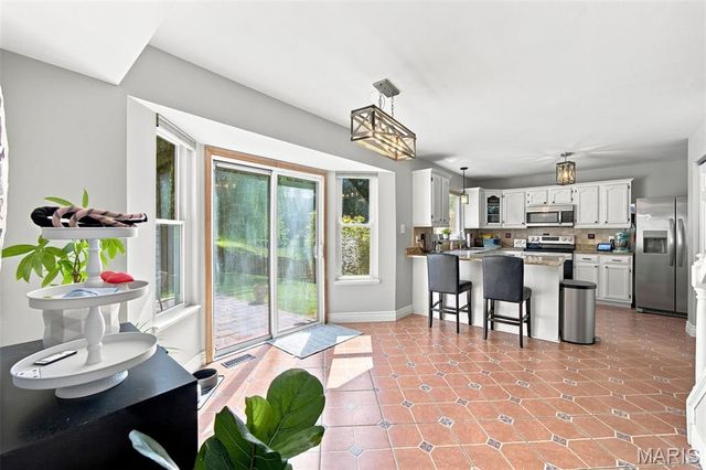 1042 Remington Oaks Court, Fenton, MO 63026