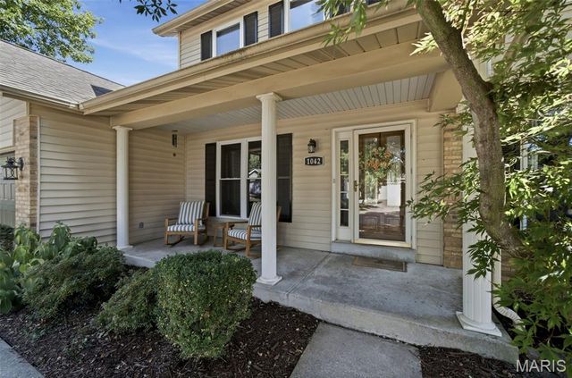 1042 Remington Oaks Court, Fenton, MO 63026