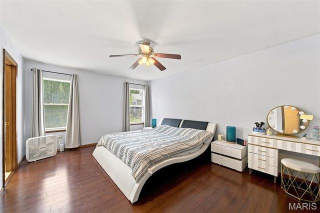 1042 Remington Oaks Court, Fenton, MO 63026