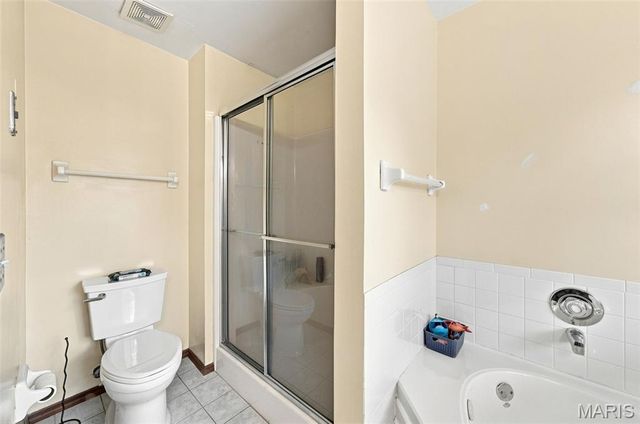 1042 Remington Oaks Court, Fenton, MO 63026