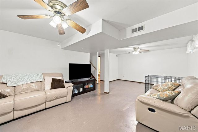 1042 Remington Oaks Court, Fenton, MO 63026