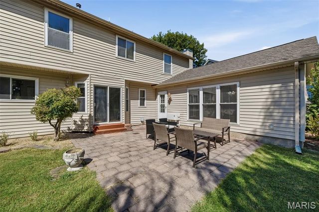 1042 Remington Oaks Court, Fenton, MO 63026