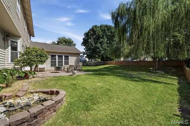 1042 Remington Oaks Court, Fenton, MO 63026