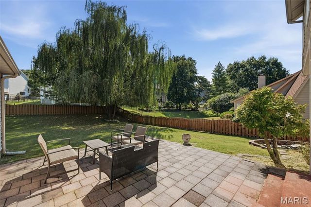 1042 Remington Oaks Court, Fenton, MO 63026