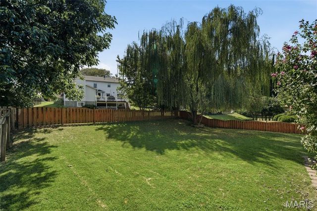 1042 Remington Oaks Court, Fenton, MO 63026