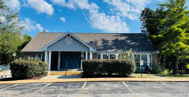 1042 Remington Oaks Court, Fenton, MO 63026