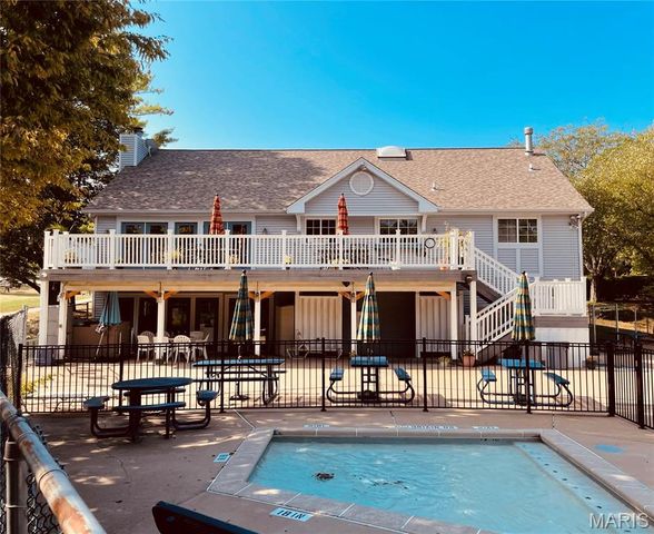 1042 Remington Oaks Court, Fenton, MO 63026