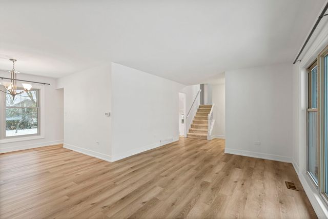 2643 N Prindle Avenue, Arlington Heights, IL 60004