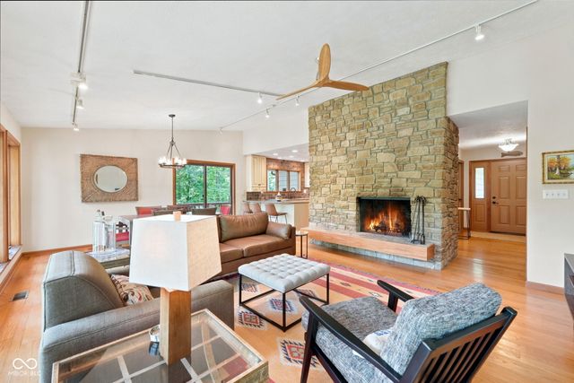 7215 Lion Drive, Nineveh, IN 46164